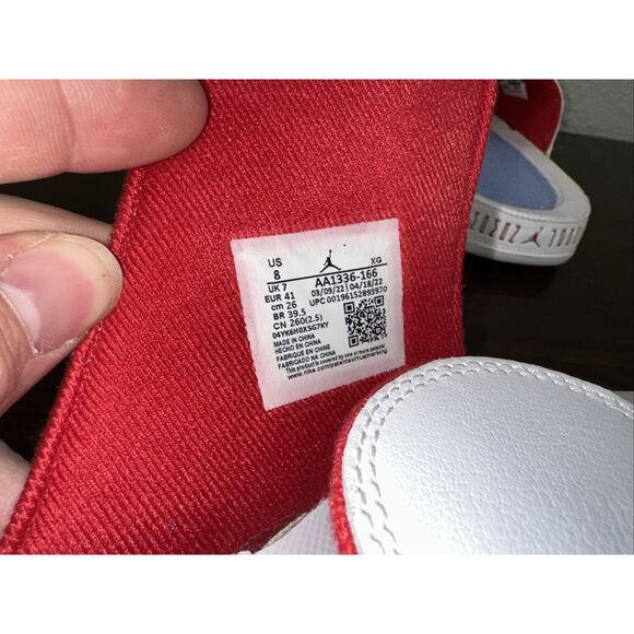 Jordan Hydro XI Retro Slides Size 8 White Red Black Blue AA1336-166 Sandals - Picture 5 of 6